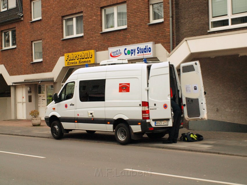 Weisses Pulver im Buero gefunden Koeln Porz Mitte Hauptstr P422.JPG